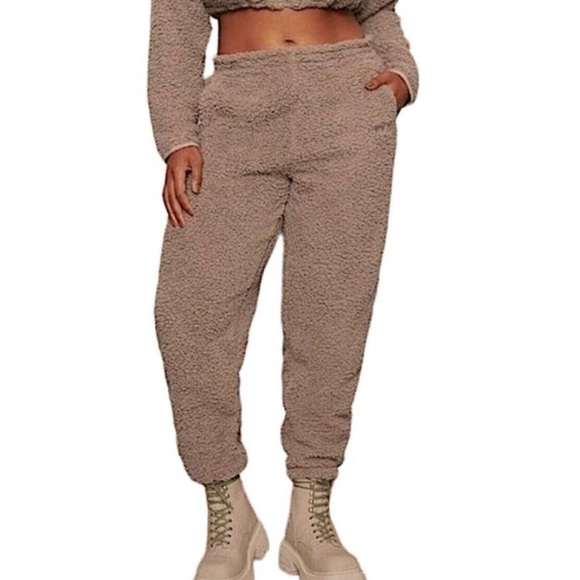 desert SKIMS teddy joggers | zip pockets | sherpa | furry pants | brown - Picture 7 of 7